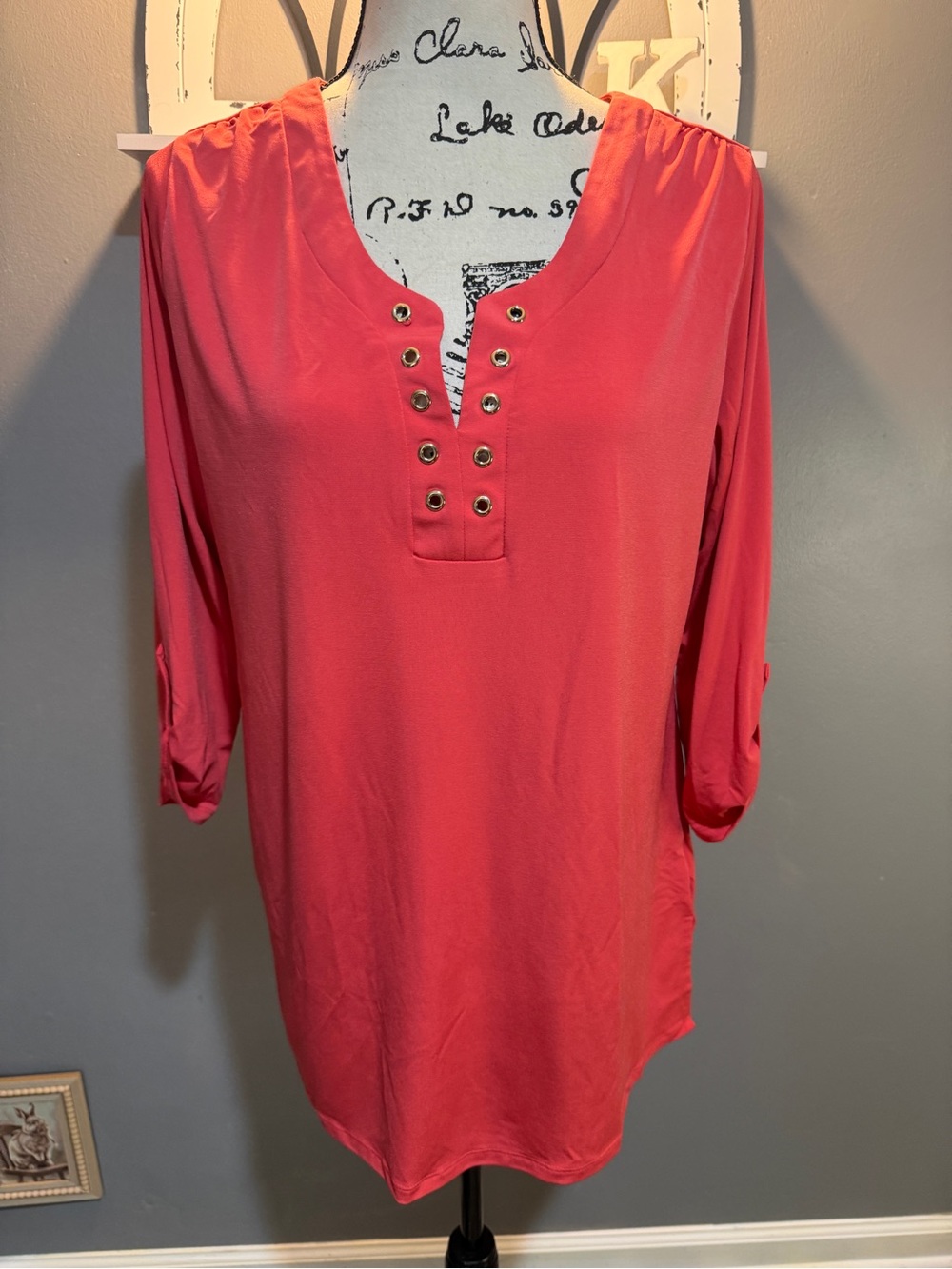 JOAN VASS RED EYELET FRONT TUNIC TOP SZ M